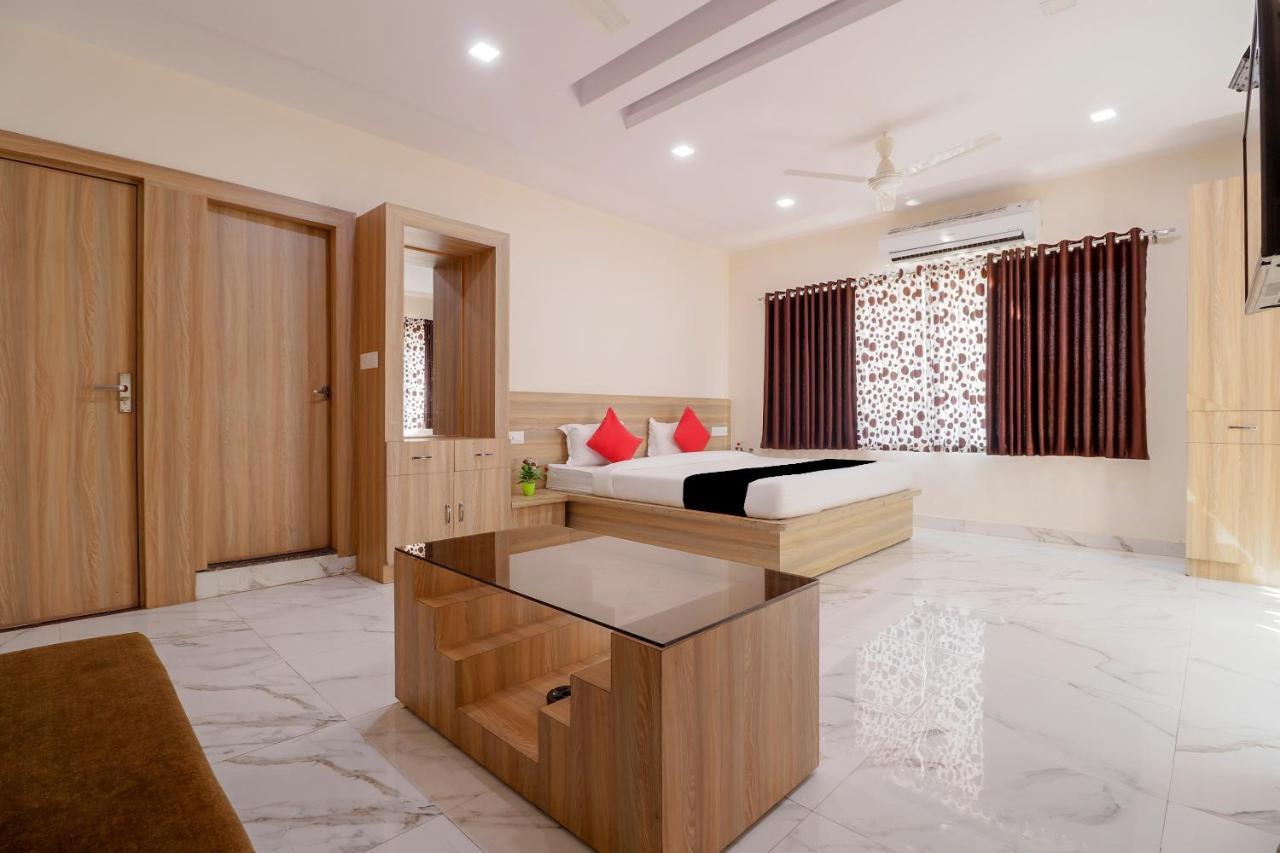 Capital O 63158 Hotel Om Sai Ram Chhatarpur Extérieur photo