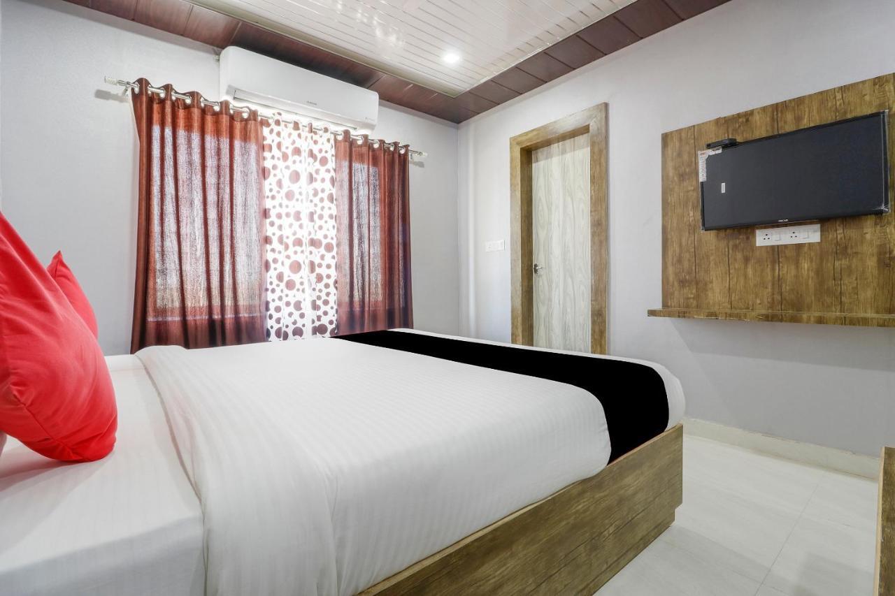 Capital O 63158 Hotel Om Sai Ram Chhatarpur Extérieur photo