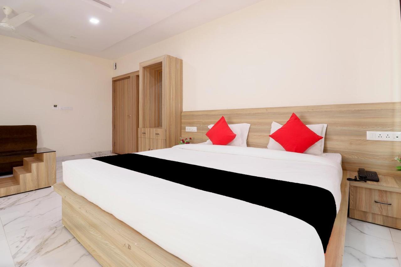 Capital O 63158 Hotel Om Sai Ram Chhatarpur Extérieur photo