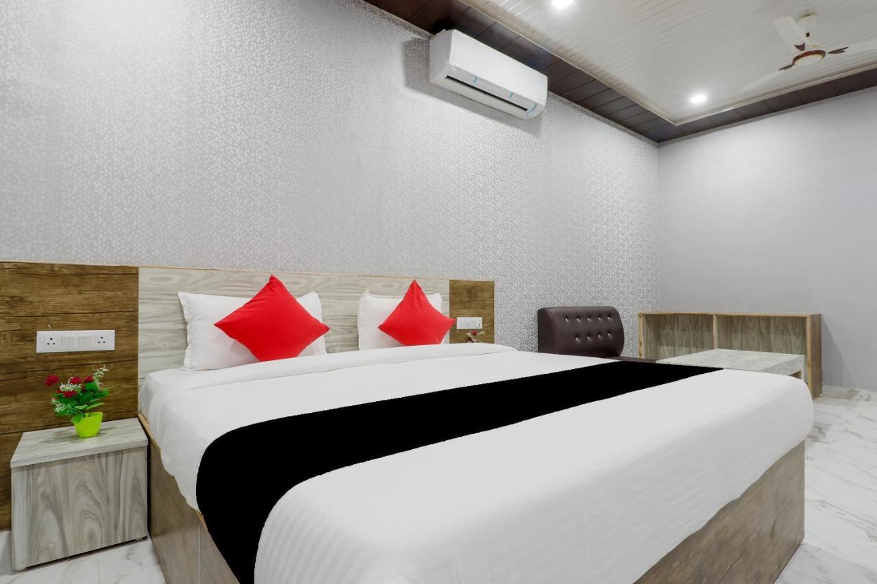Capital O 63158 Hotel Om Sai Ram Chhatarpur Extérieur photo
