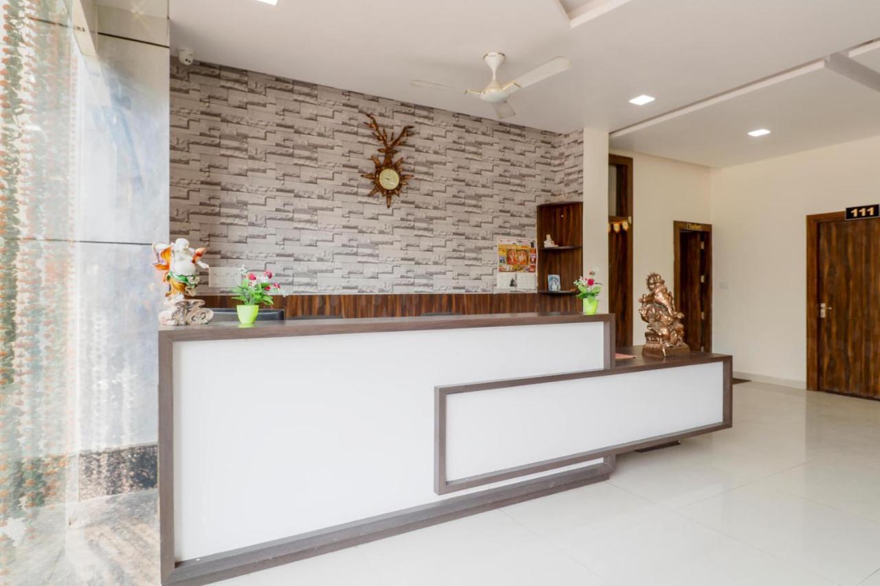Capital O 63158 Hotel Om Sai Ram Chhatarpur Extérieur photo