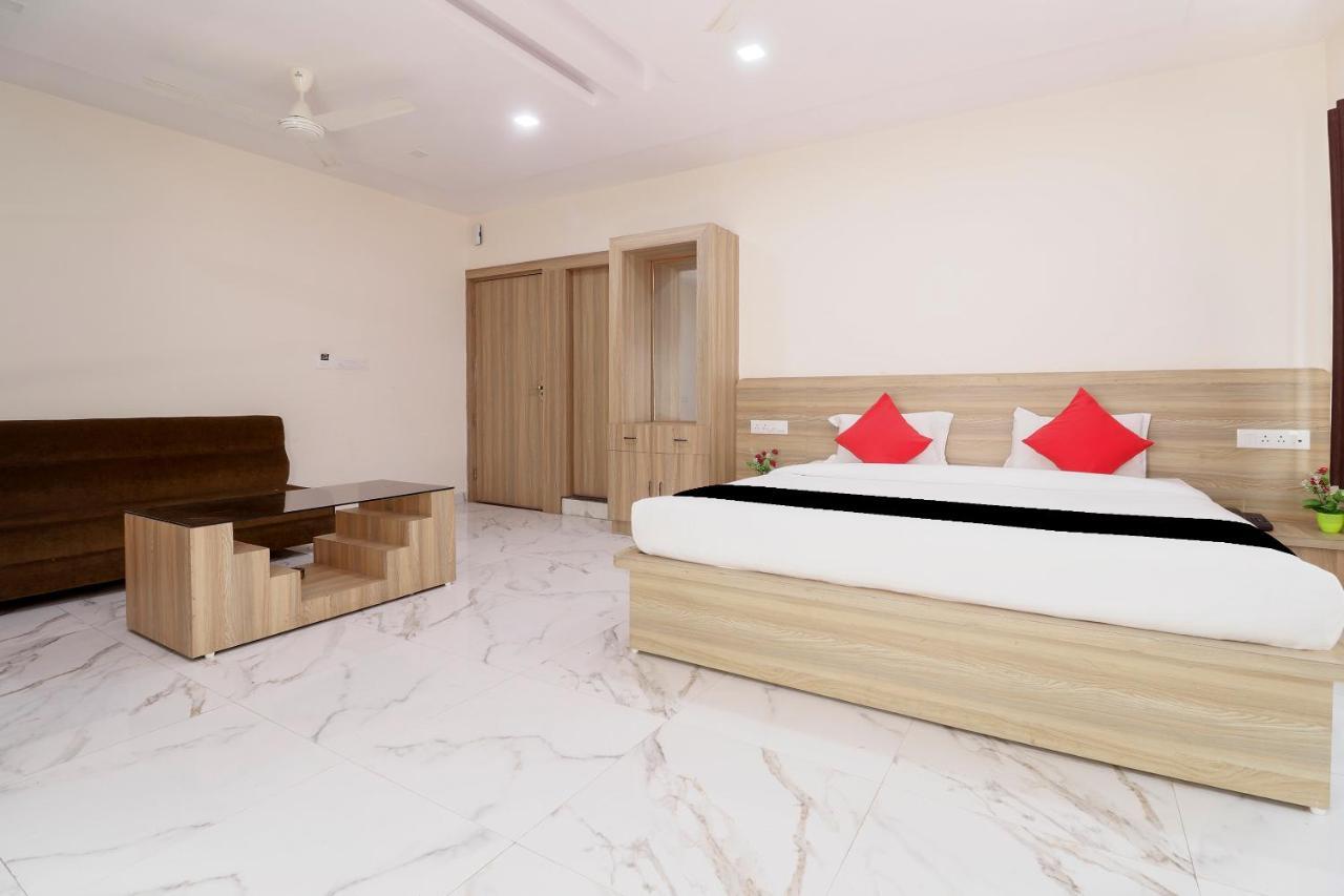 Capital O 63158 Hotel Om Sai Ram Chhatarpur Extérieur photo