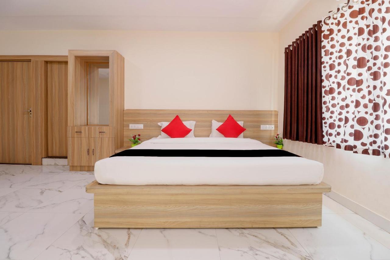 Capital O 63158 Hotel Om Sai Ram Chhatarpur Extérieur photo