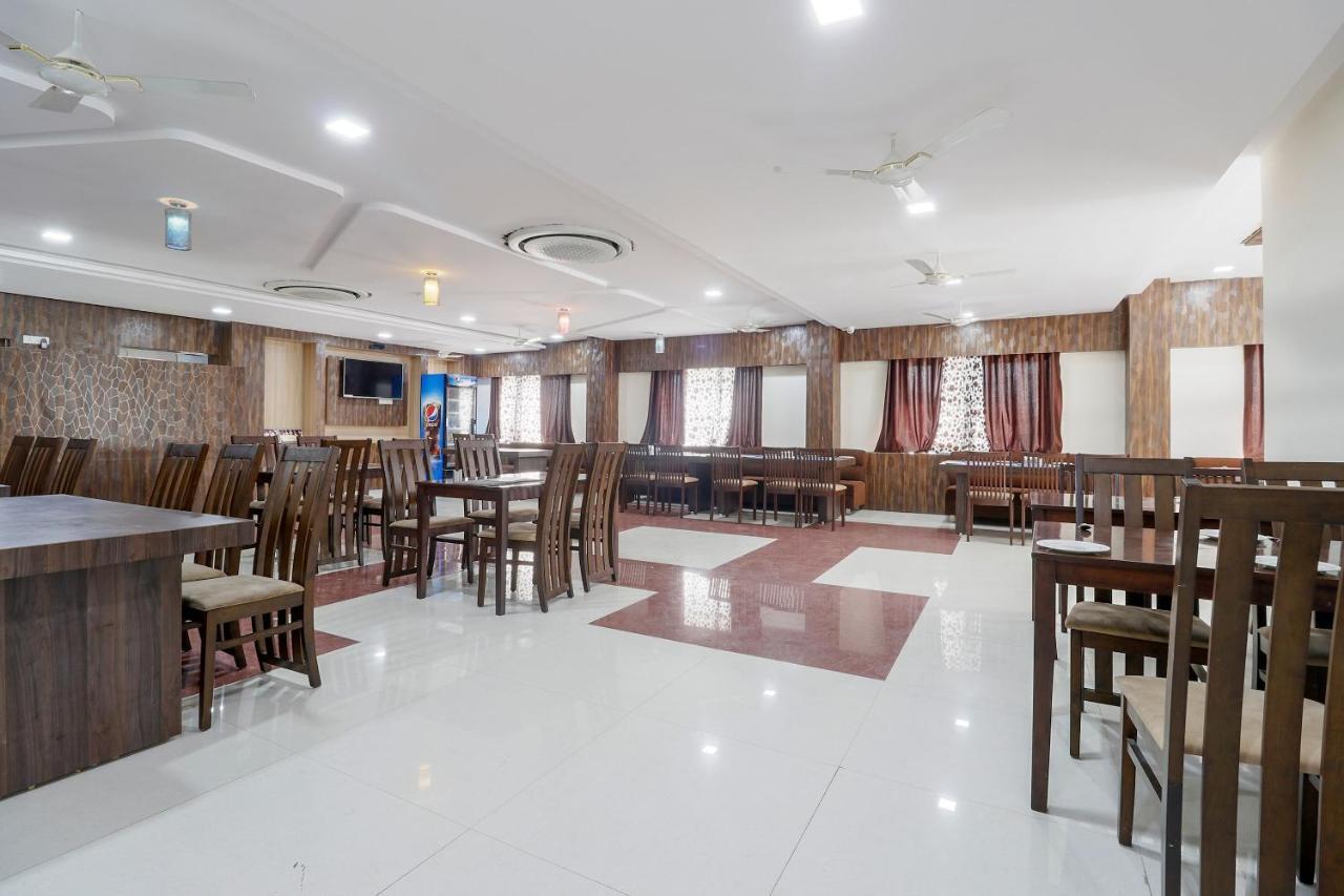 Capital O 63158 Hotel Om Sai Ram Chhatarpur Extérieur photo